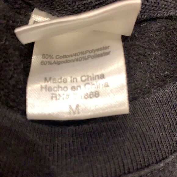 Black sweatshirt 🙌  - Picture 4 of 4